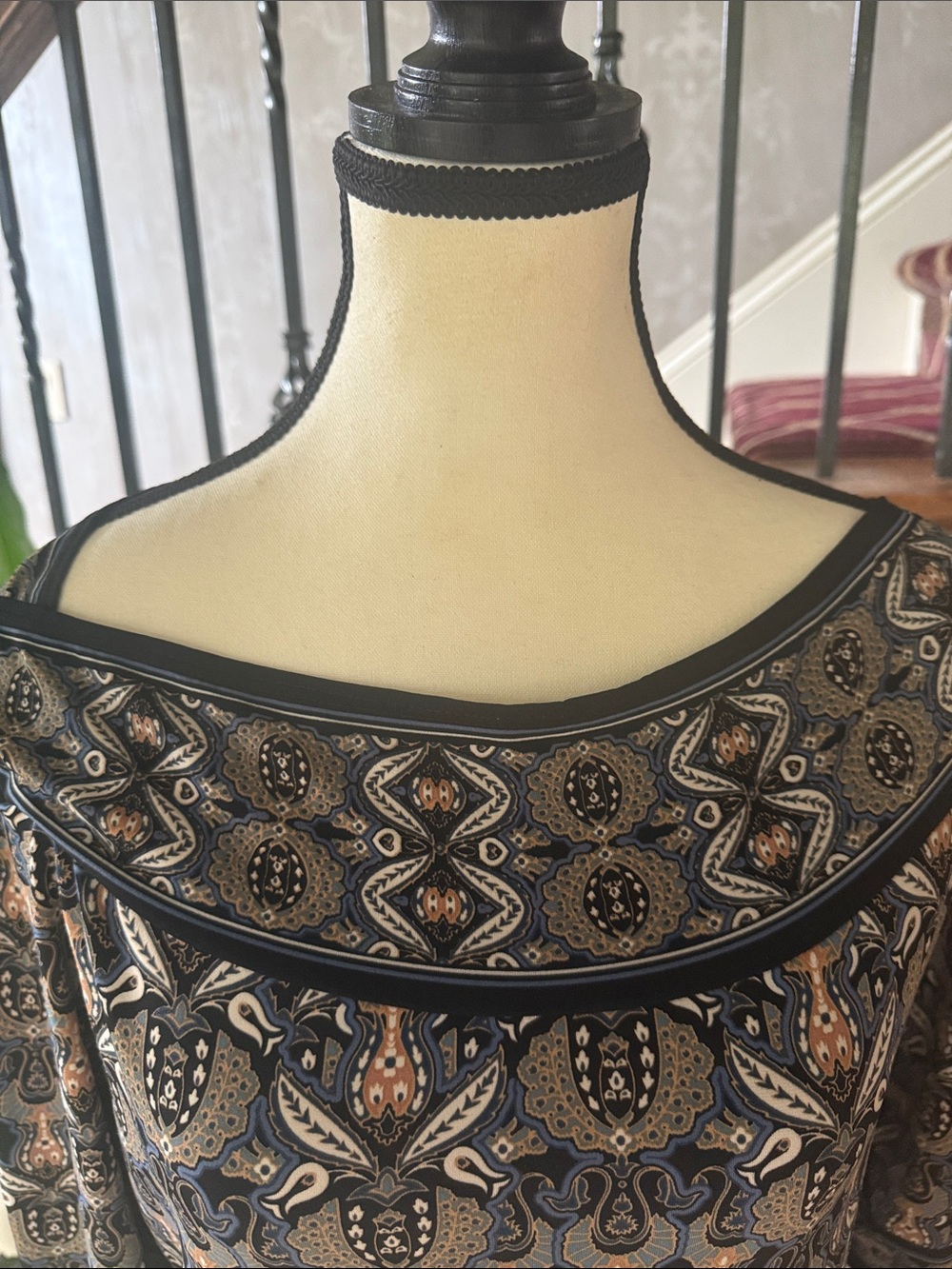 MAX STUDIO ladies pullover dress, excellent condition size large - Picture 6 of 10